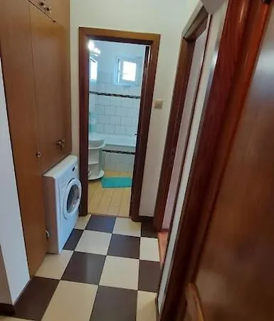 Apartment Cosy Close To Center With Parking Lot *
