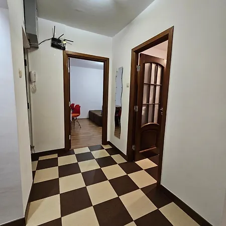 Cosy Close To Center With Parking Lot Bucharest