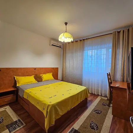 Cosy Close To Center With Parking Lot Apartment *