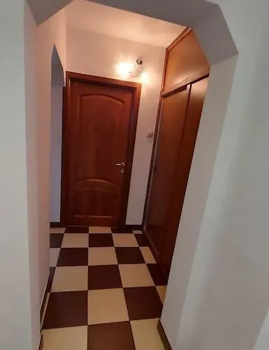 Authorised 2br Near Citycenter - 1 Parking Lot Apartman