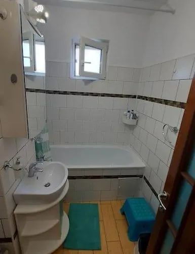 Authorised 2br Near Citycenter - 1 Parking Lot Apartman *