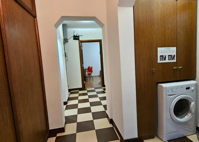 Authorised 2br Near Citycenter - 1 Parking Lot Appartement Boekarest